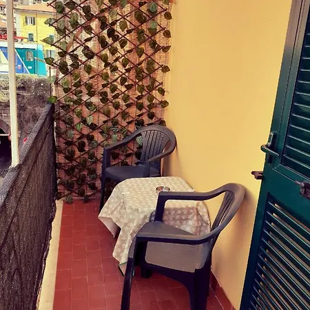 La Maison Des Caprices_ _stazione_5terre 斯培西亚